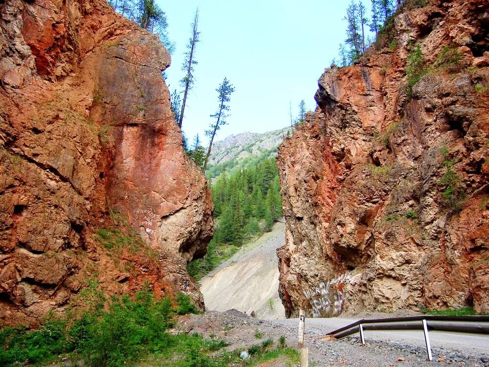 красные ворота ущелье горный алтай. красные ворота горный алтай. красные ворота горный алтай акташ достопримечательности. красные ворота горный алтай. красные ворота горный алтай.