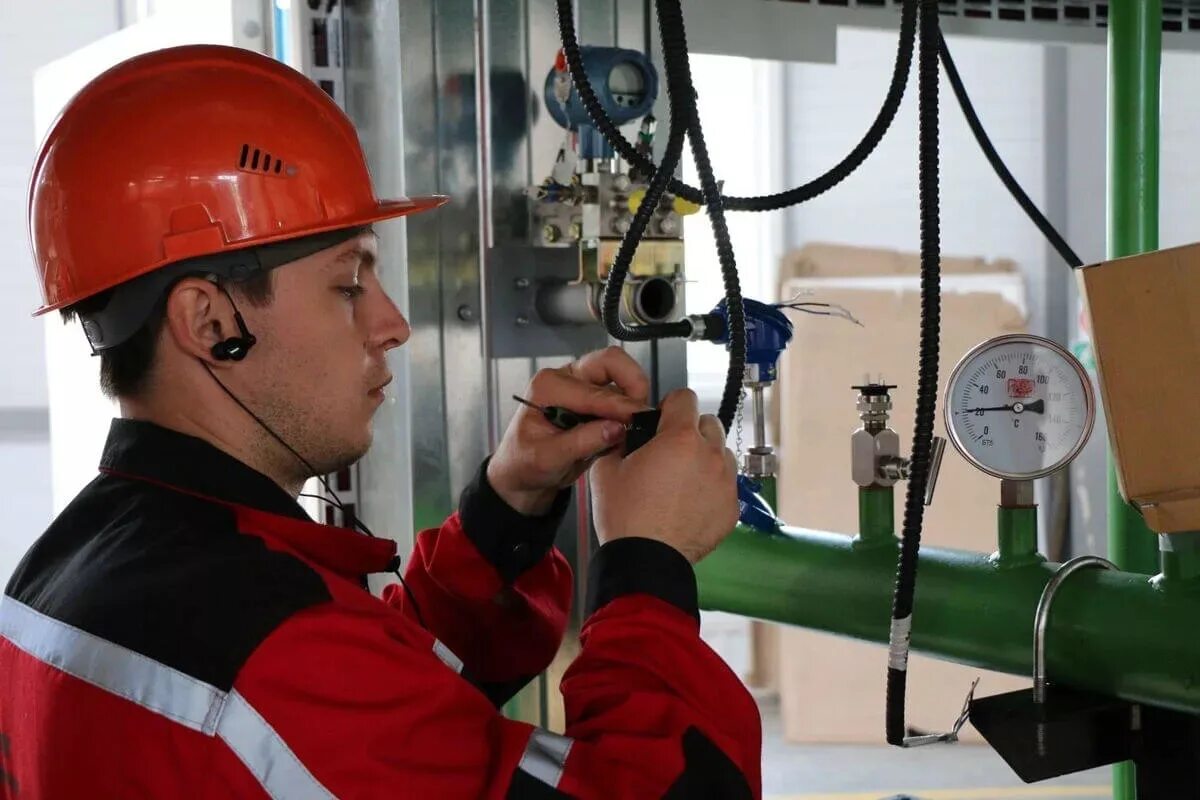 Инженер киповец. Пусконаладка электрооборудования. Пуско наладочные или пусконаладочные. Пусконаладка электрооборудования. Пусконаладка оборудования.