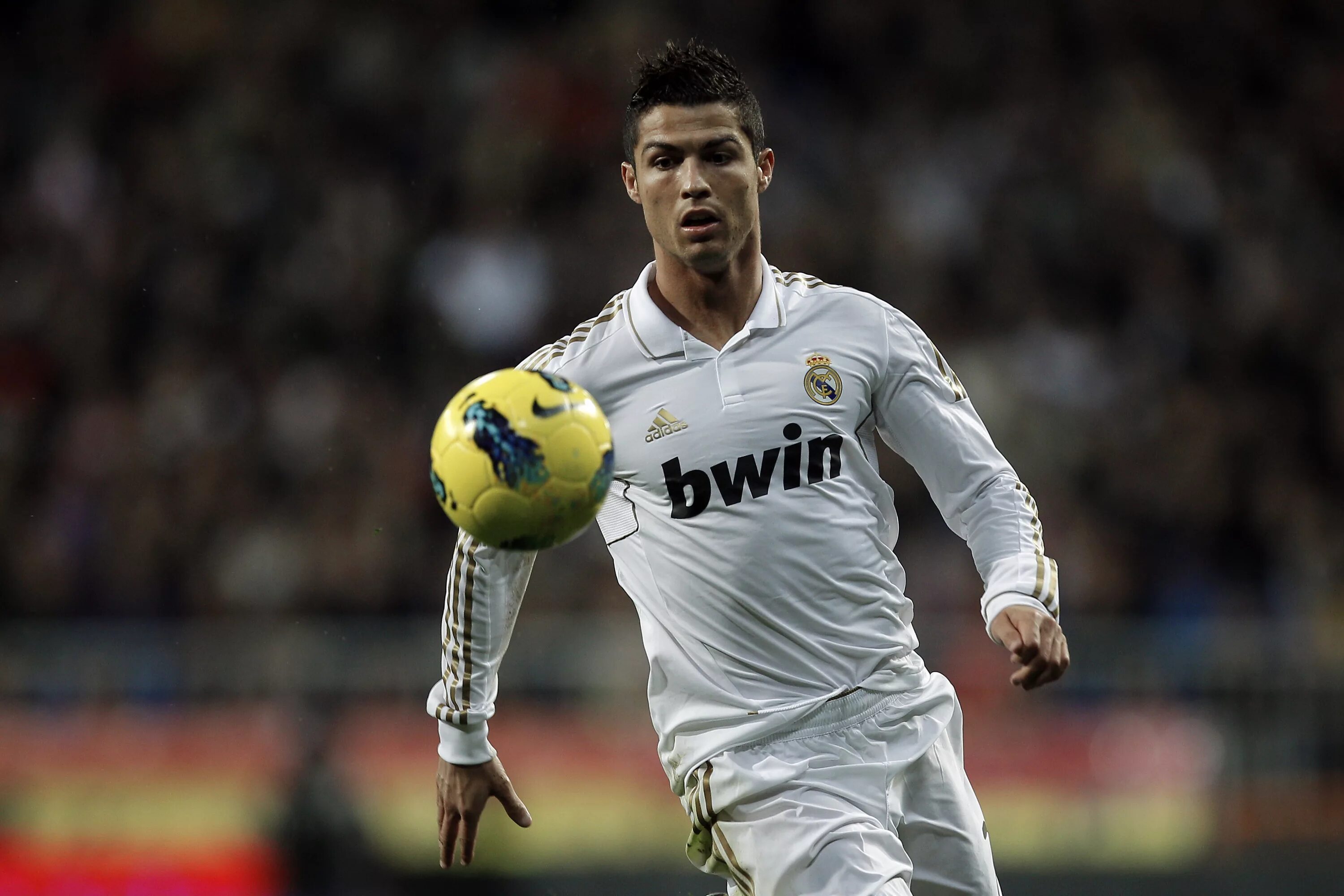Ronaldo vk. Кристиано Роналдо. Криштиану Роналду Реал Мадрид. Игроки Реал Мадрид с Роналдо. Криштиану Роналду футболисты.