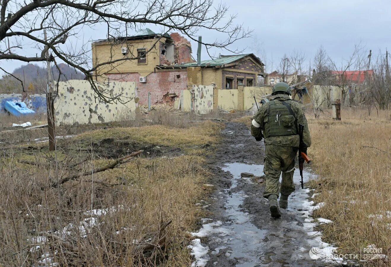 Марьинка донецкая освобождена. Марьинка 2022. Солдаты спецоперации на украине. Шиноремонтный завод марьинка. Марьинка 2023.