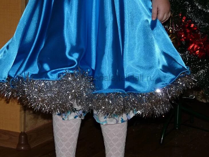 мишура на платье. как пришить мишуру к детскому костюму. мишура на одежде. мишура на платье на новый год.