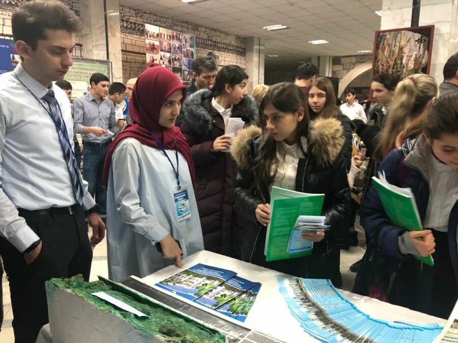 День города махачкала 2021. Население махачкалы на 2024. Население махачкалы на 2024. Махачкала население. Экскурсии по махачкале обзорная экскурсия.