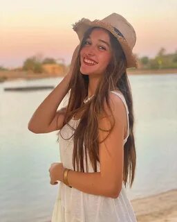 ما الذي يميز النجمة بشرى عن داليا البحيري. 