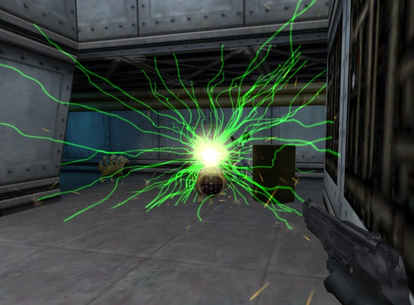 Play half life. Халф лайф 1 мультиплеер. Лазер Ган half Life. Half Life 1 Energy. Лазер из халф лайф 1.