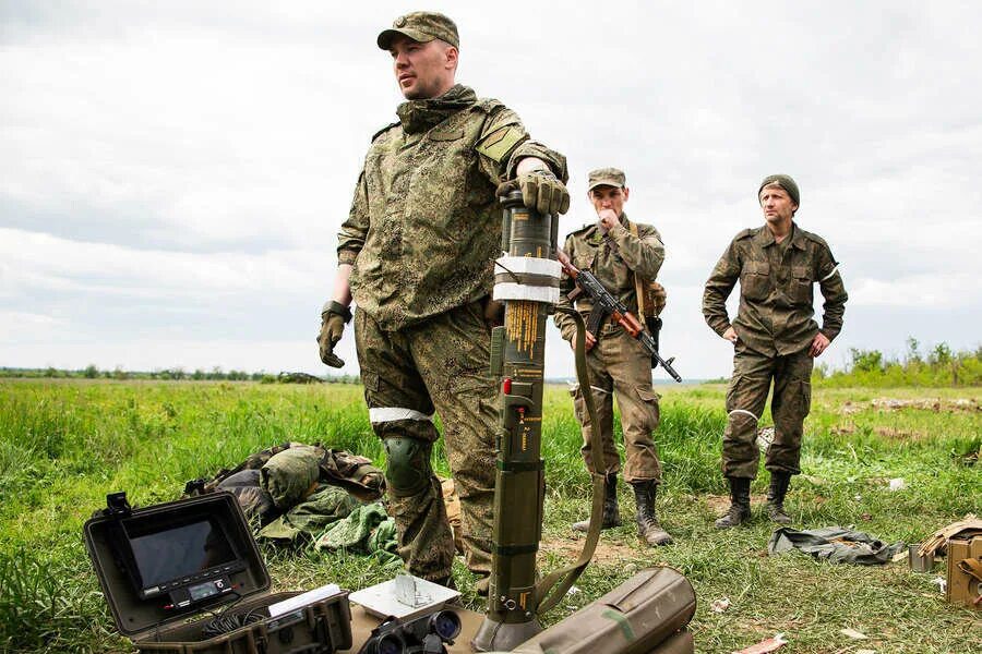 Специальная военная операция на украине подоляка сегодня. Солдатв России на украинн. Российские войска на Украине. Военнослужащие России. Военные солдаты на Украине.