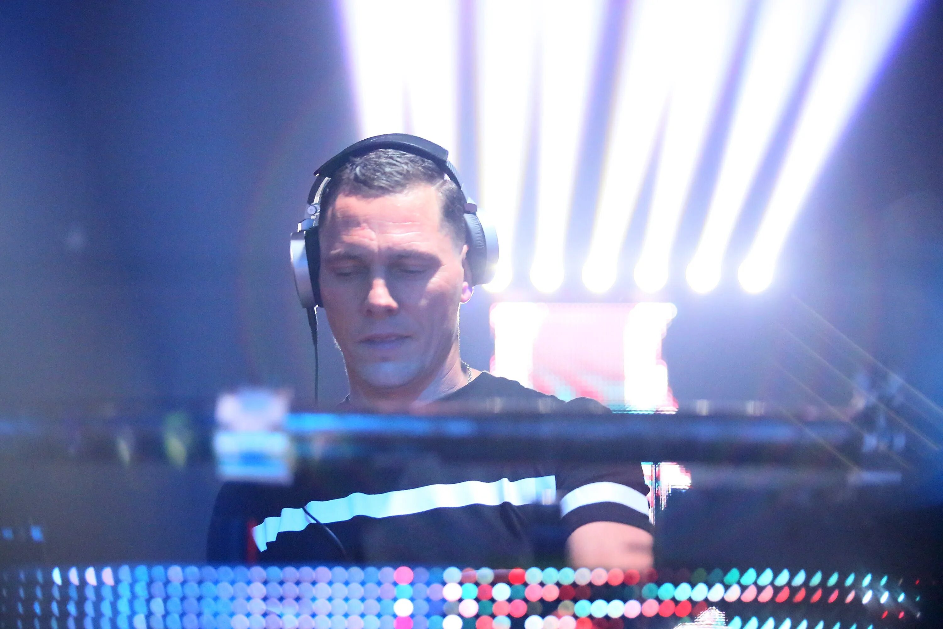 Диджей Тиесто. Tiesto 2010. Tiesto Возраст. DJ Tiesto молодой.