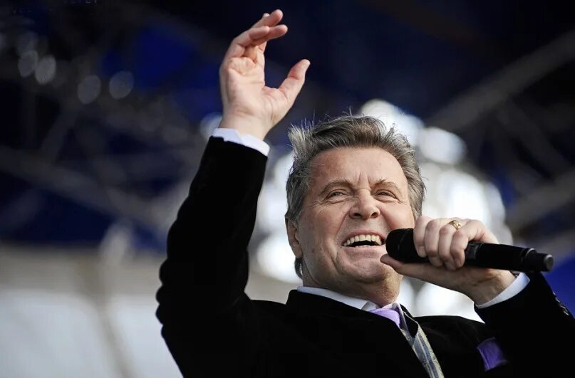 лещенко новый год песня. репертуар песен лещенко. лев лещенко возле елки. лев лещенко 1971. хх век 80 лет лещенко.