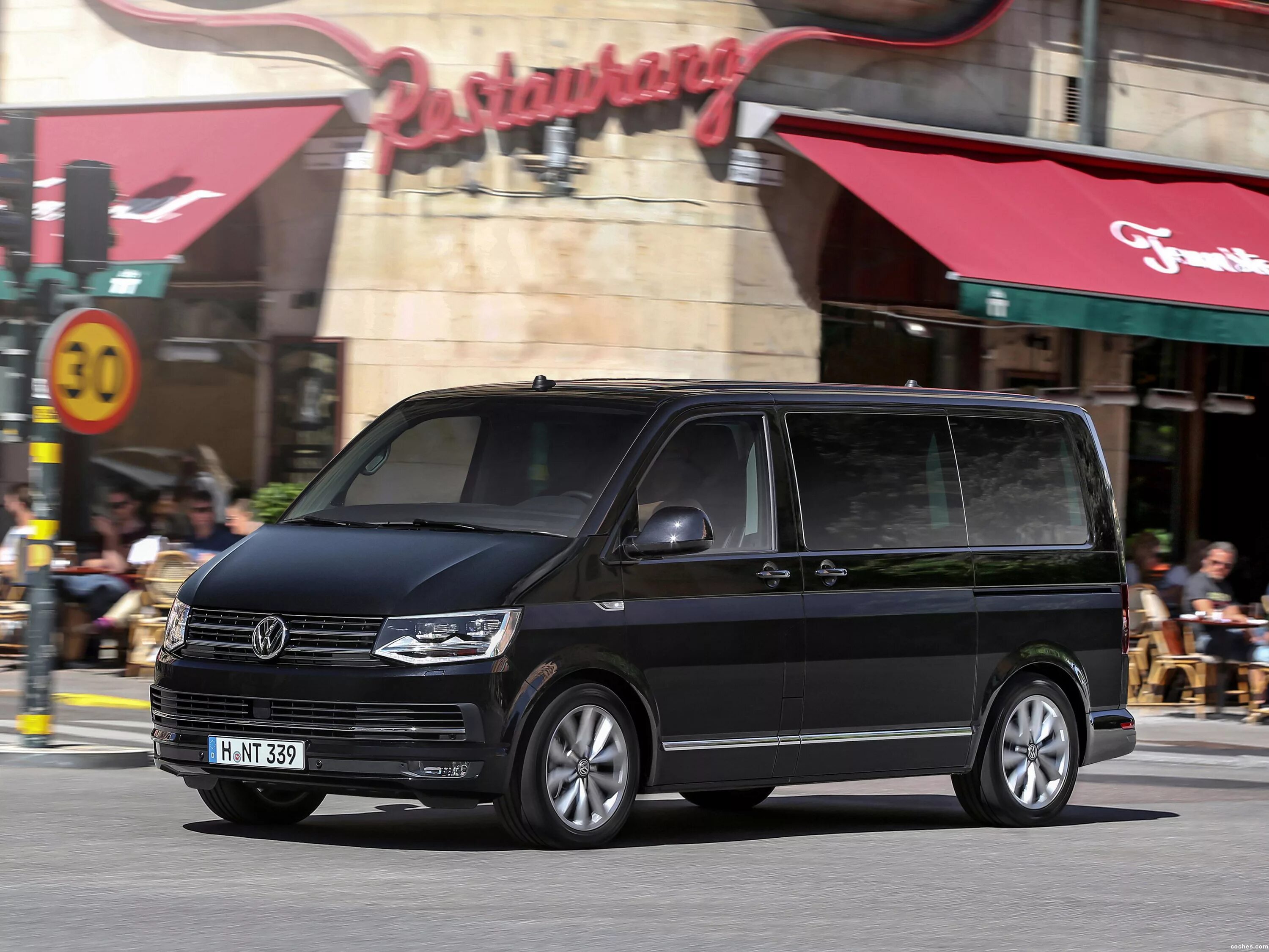 Фольксваген транспортер мультивен. Фольксваген мультивен 2015. volkswagen multivan business (t6). volkswagen multivan t6 black. volkswagen multivan t6 черный.