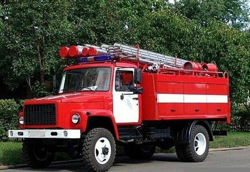 Газ 3307 пожарный. Газ 66 пожарный. Пожарный газ 66 ац-30. Пожарная машина газ 66 ац 30. Газ 66 ац 30 184.