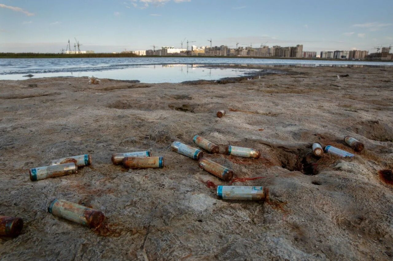 Озеро Талдыколь Астана. Малый Талдыколь Астана. Озеро большой Талдыколь Нурсултан. Загрязнение озер. Астана озеро
