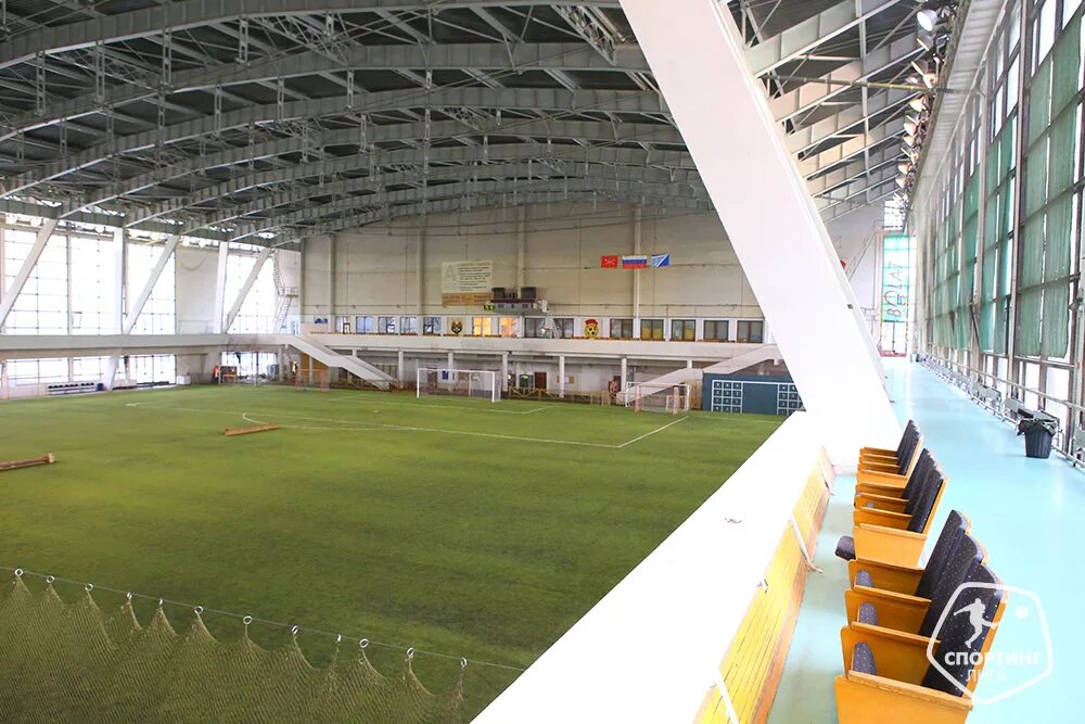 манеж зенита. спортивный комплекс зенит на бутлерова. дворец спортивных игр зенит. стадион на бутлерова 9. футбольное поле зенит бутлерова.