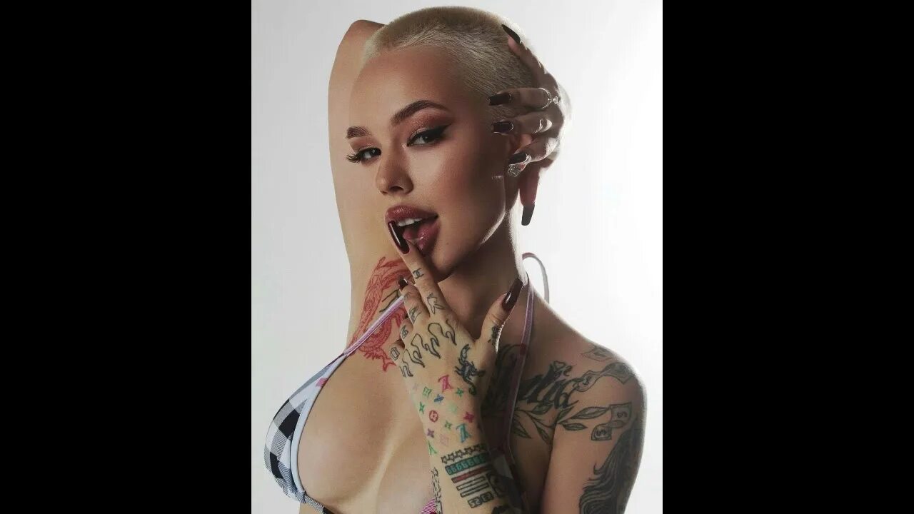 Queen of Rap инстасамка. Инстасамка 2022. Инстасамка и Квин. Инстасамка 2023 лысая. Инстасамка рэп