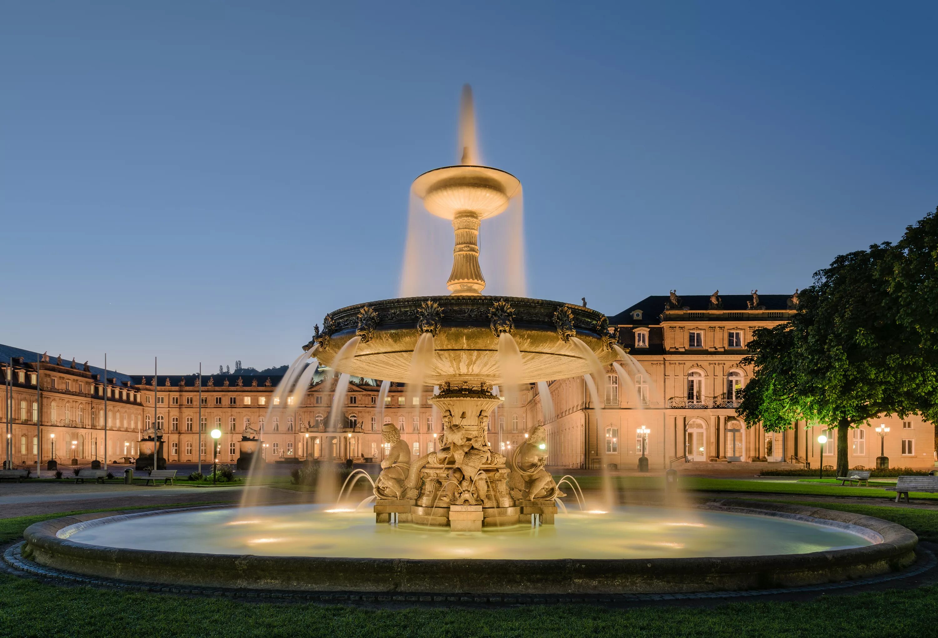 Штутгарт Schlossplatz. Германия, Баден-Вюртемберг, Штутгарт. Штутгарт Дворцовая площадь. Замковая площадь (Штутгарт). Погода в штутгарте