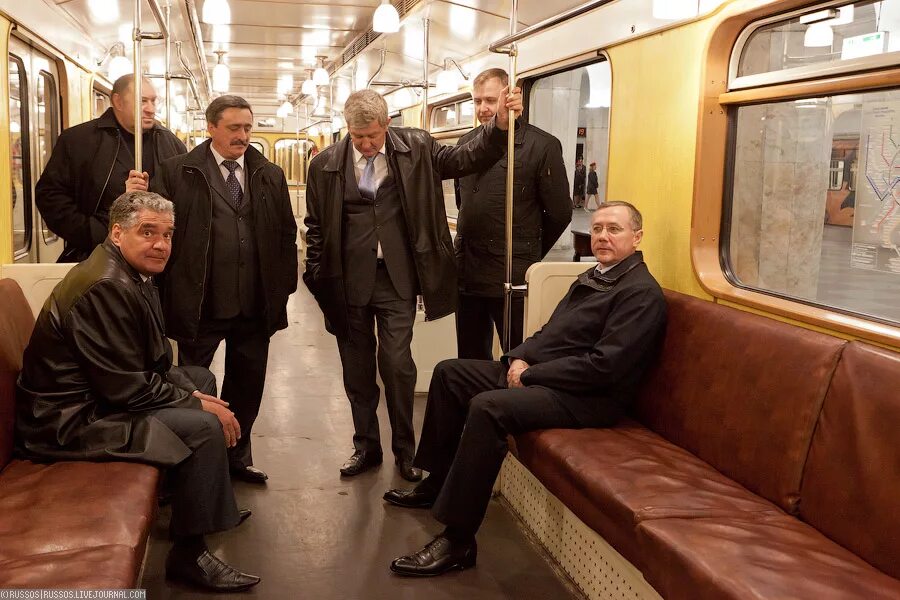 тоннель метро. наземные станции метро в киеве. хозяйственный поезд метро. габаритный вагон метрополитена бкл. депо санкт петербургского метрополитена.