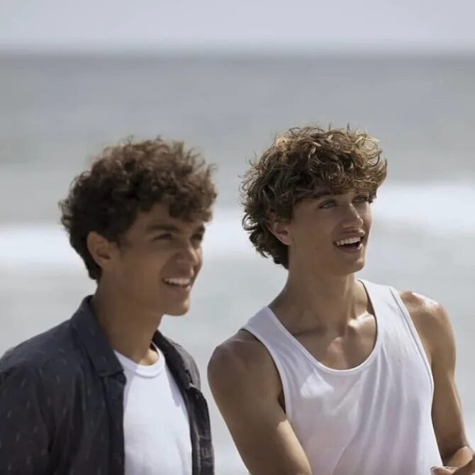 Шон кауфман. Something in the summer. The summer i turned pretty дженни хан книга. When i met you in the summer. Playahitty band.