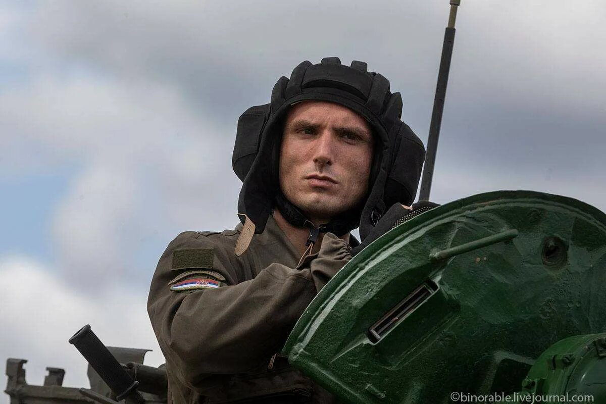 Комбинезон танкиста ркка 1941. Танкист поручик. Танкист поручик. Танкист поручик. Сергиевское артиллерийское училище.