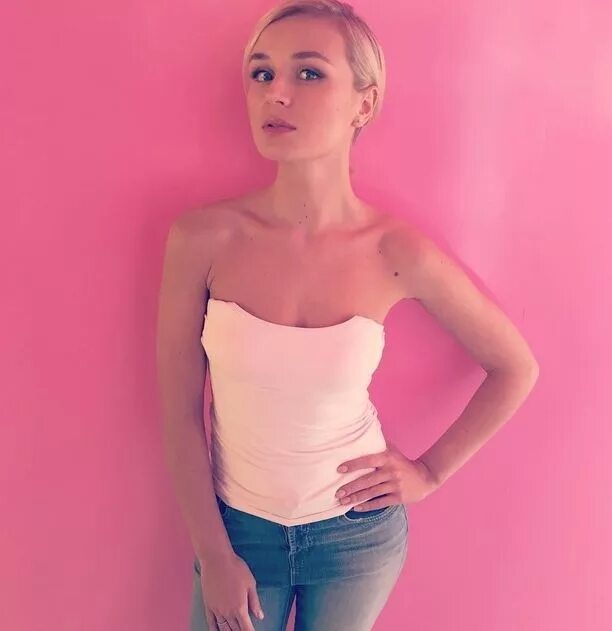 Полина Гагарина выбрала опасное платье
