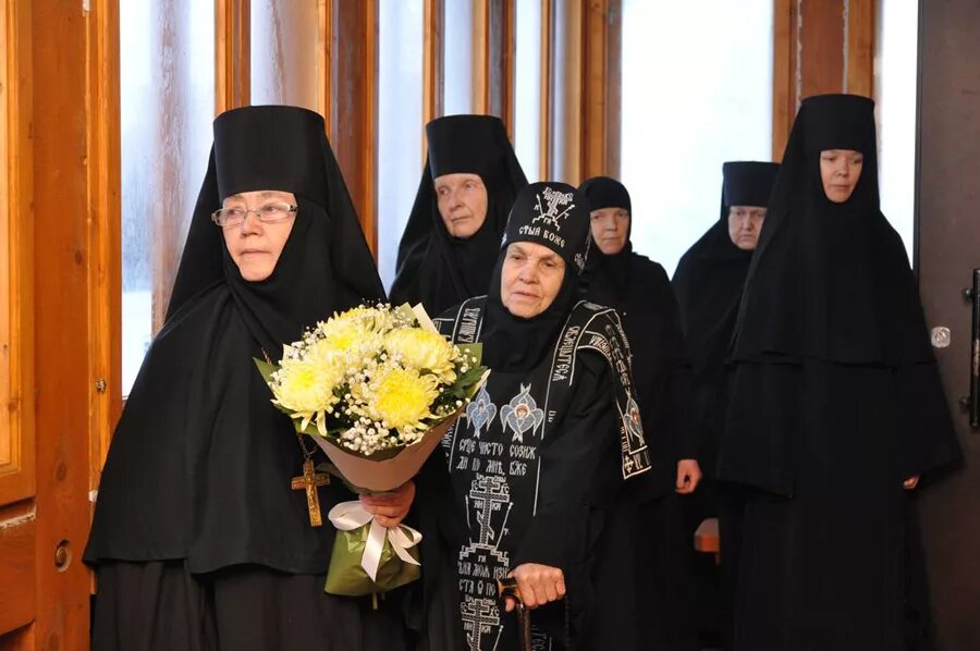 село монашки. село монашки. вампирши-католички фильм 2005 монахини. село монашки. кристина пиахет монахиня.