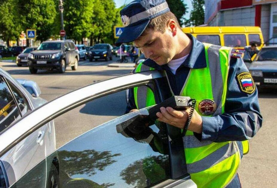 15 суток за тонировку. Инспектор дпс. гаишник тонировка. штраф за тонировку машин.