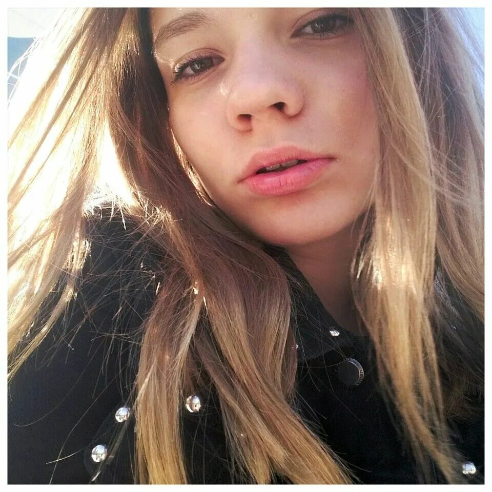 14 лет девушка. 14 лет девушка. Красивые девочки 14 лет селфи. Виолетта минаева. Красивая девушка 12 лет селфи.