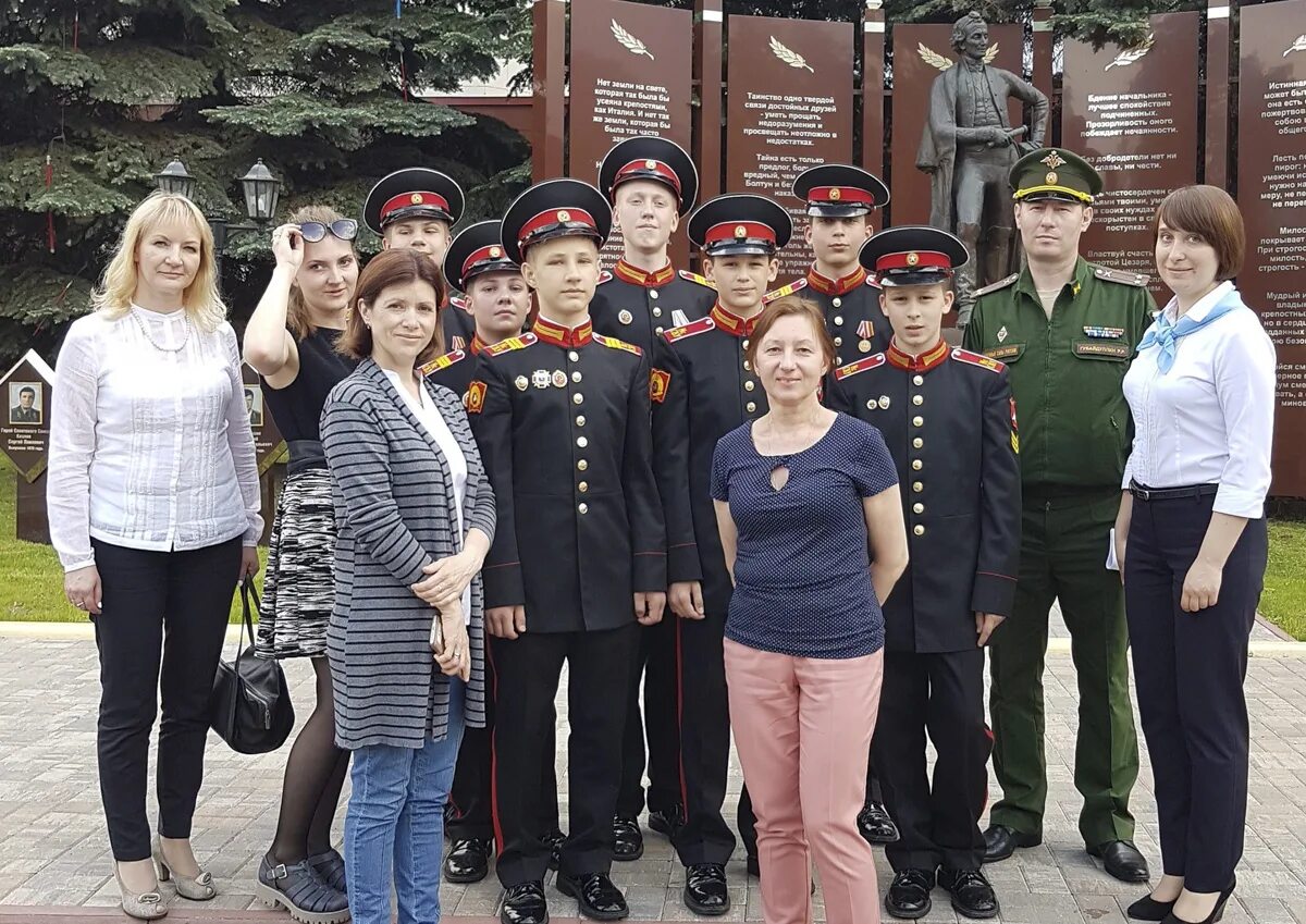 Пермское суворовское военное училище. Гомосексуализм в суворовском училище. Линии твсву. Московское суворовское учителя английского. Суворовский учитель.