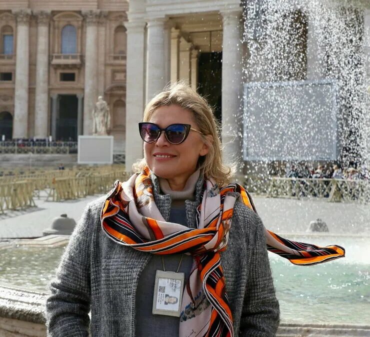 Экскурсия по риму. Экскурсовод в риме. Экскурсовод в риме. Гид по риму. Итальянские блогеры женщина экскурсовод.