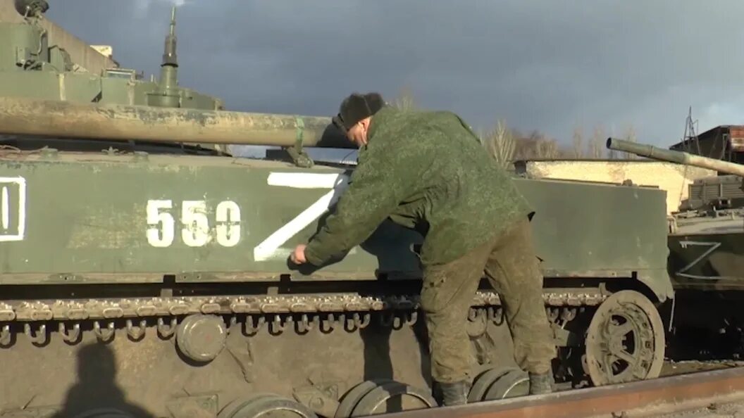 Z техники это. Бтр 80 днр. Z техники это. Z техники это. Z техники это.
