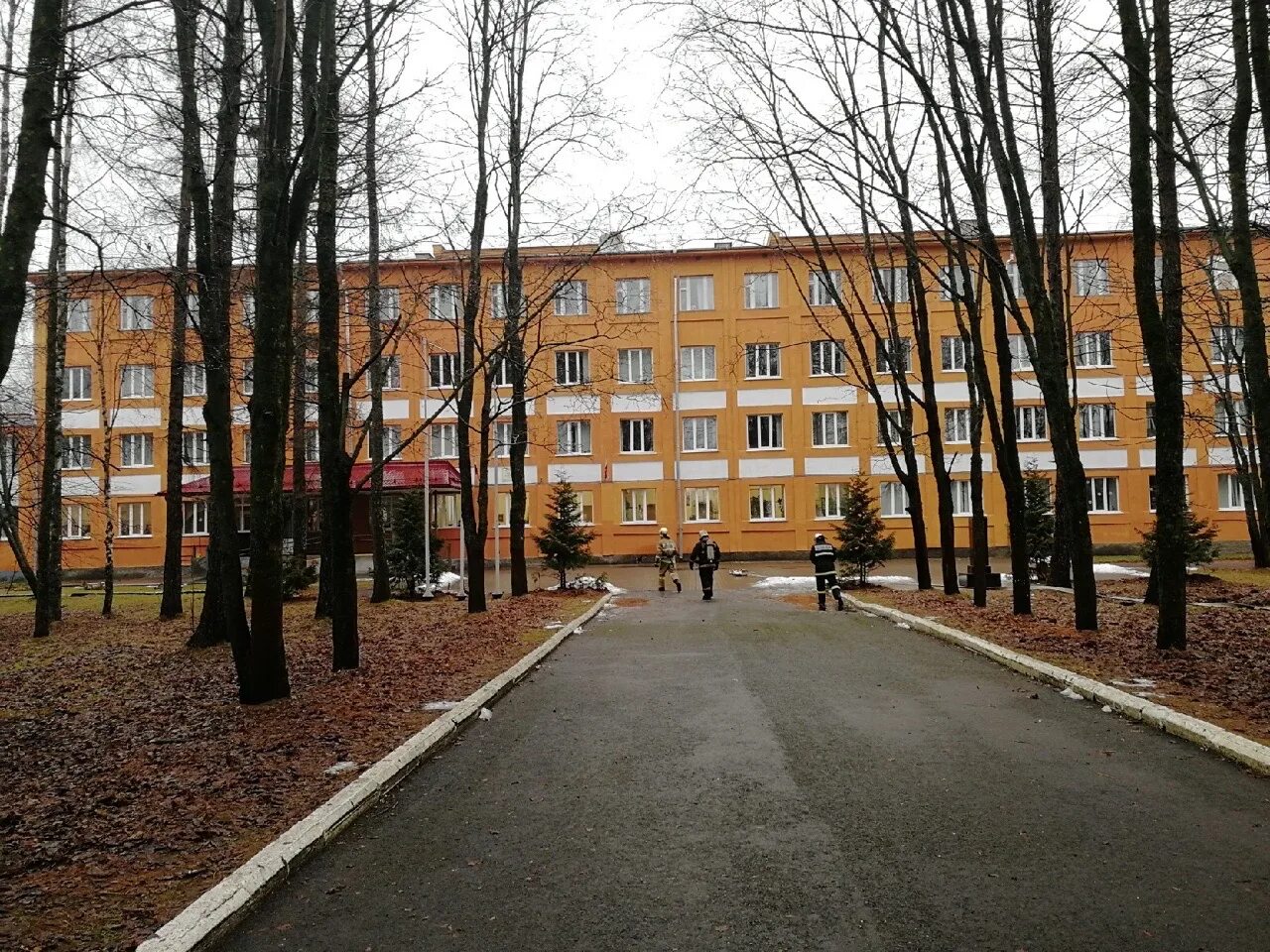 Лодейнопольская мкоу сош. Школа 2 лодейное. Школа 2 лодейное. Лодейное поле школа 2 фото. Лодейнопольская мкоу сош.