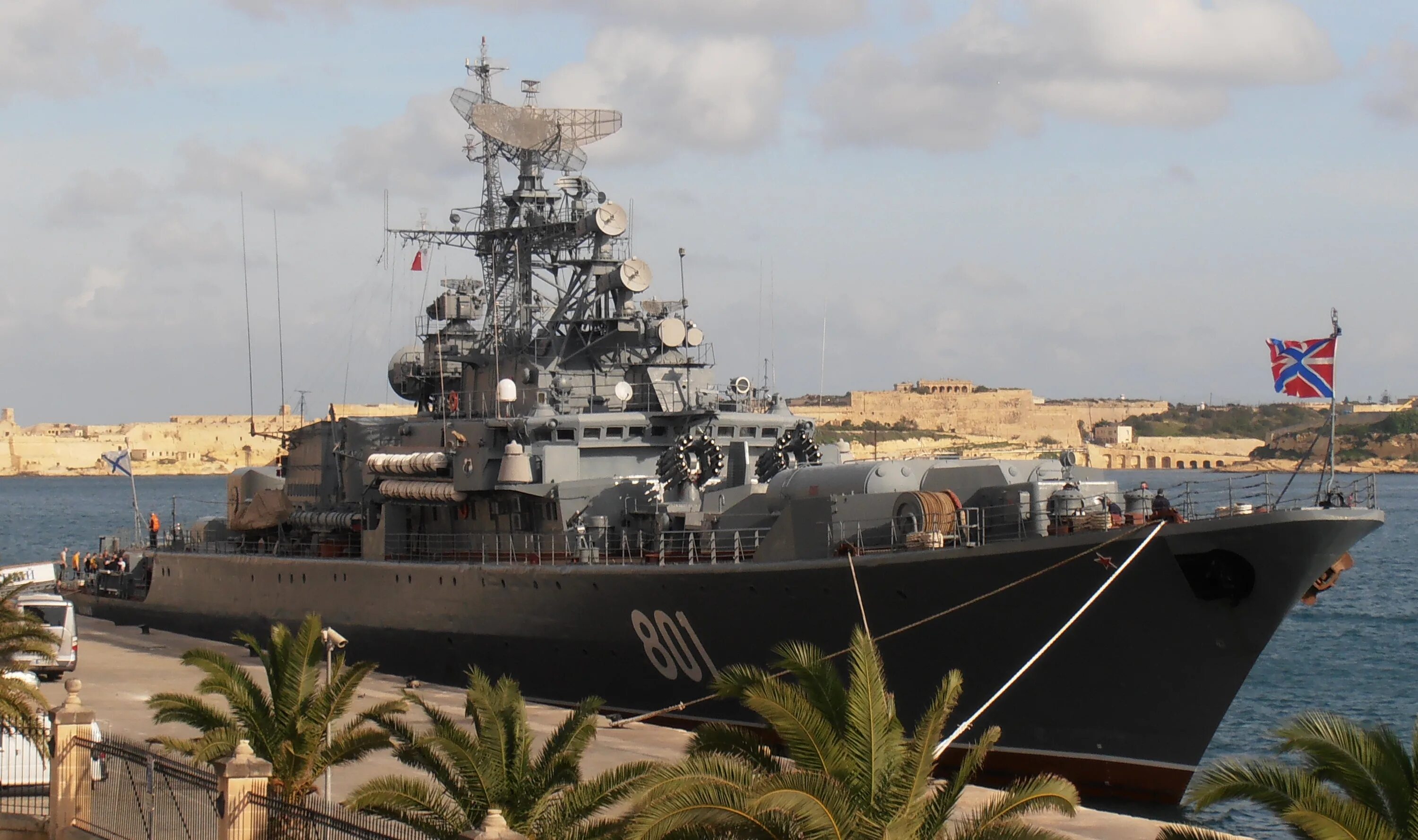 Посетивших корабль. База в судане вмф россии. база вмф на кипре. военная база гибралтар. военный корабль в порту.