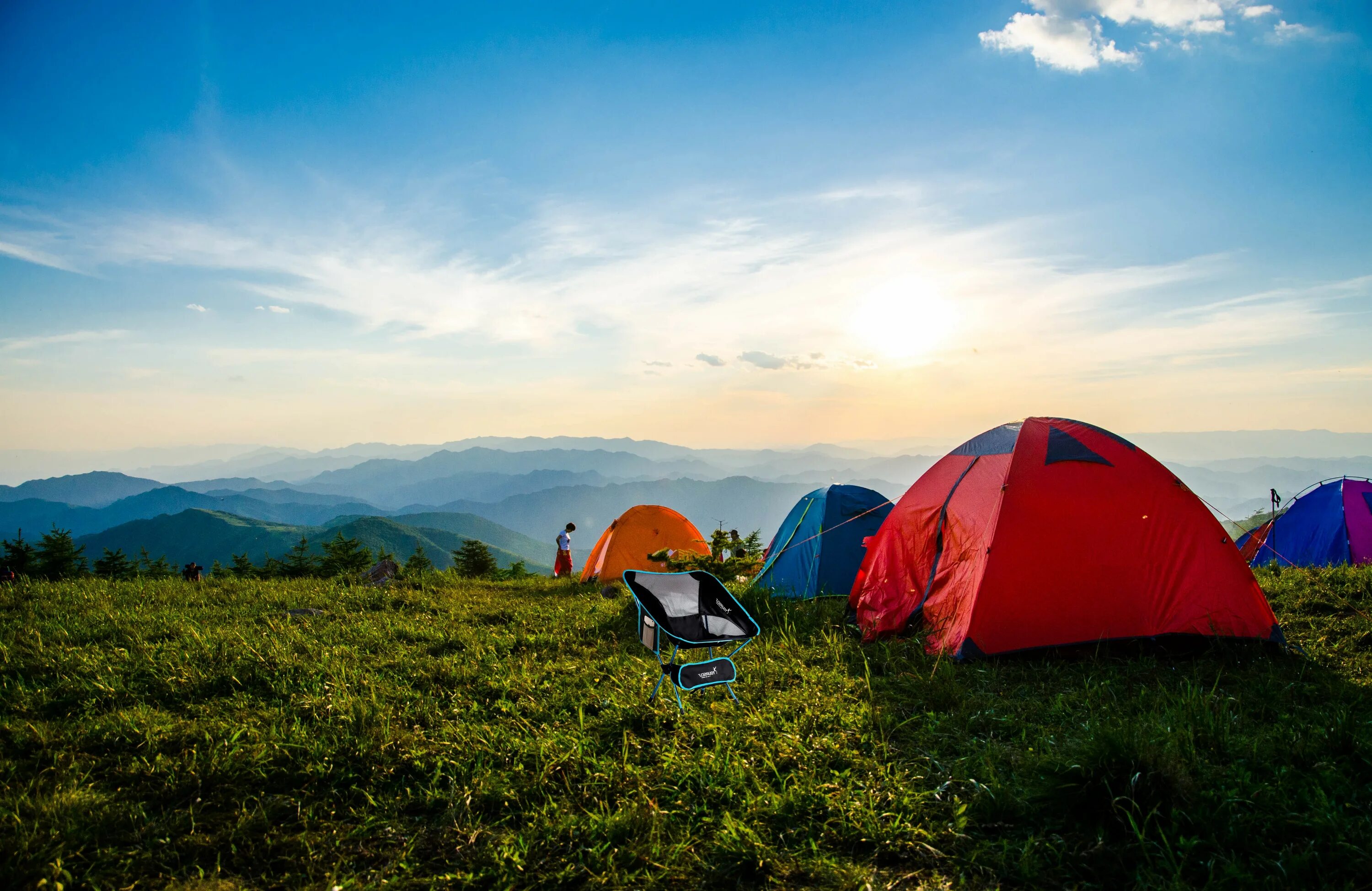 Палатка Camping Tent. Палатка на Поляне. Палатка в горах. Туризм с палатками. Camping outdoor