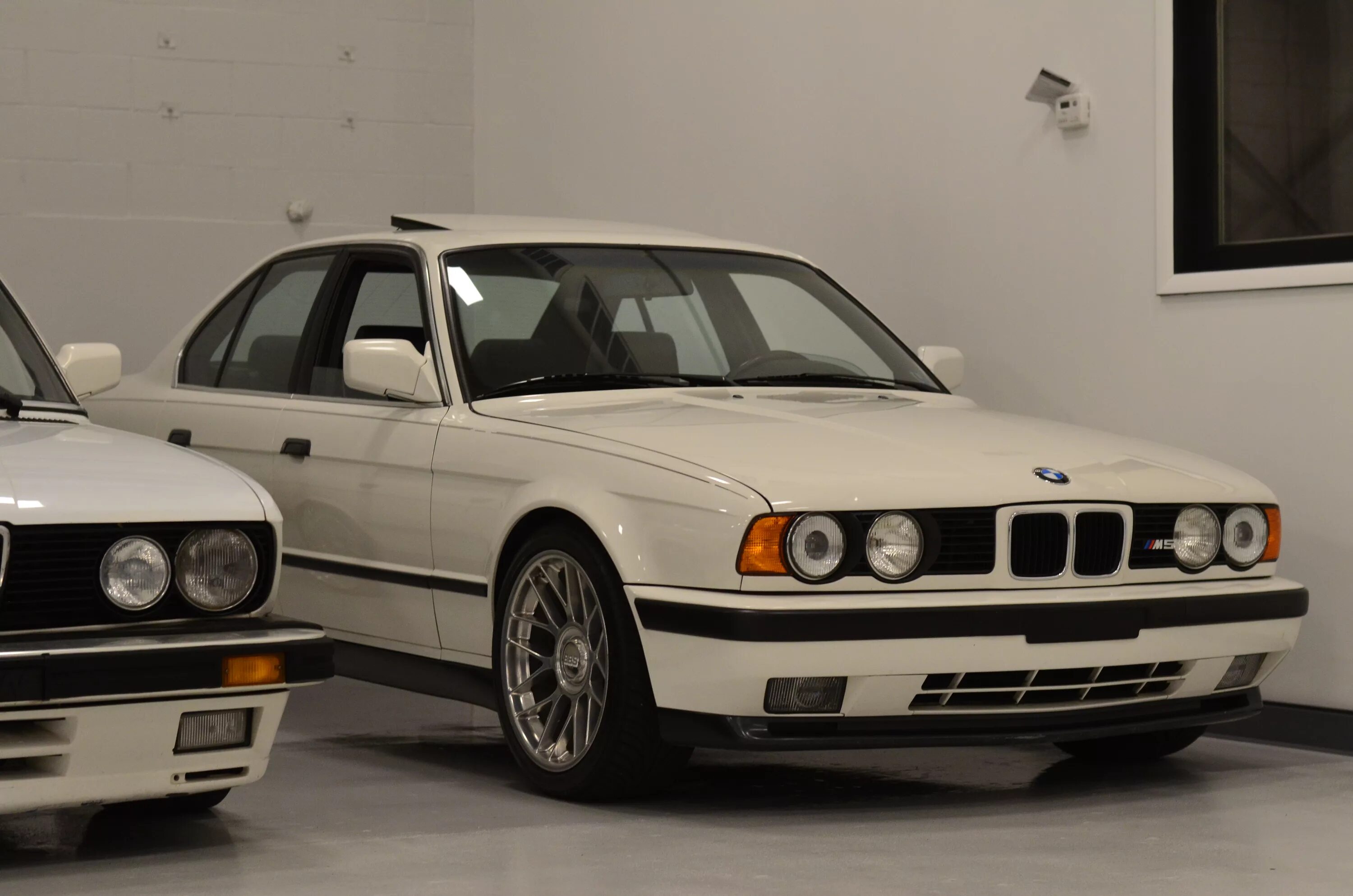 Е34 узкая. BMW m5 e34. BMW 5 Е 34. БМВ е34 535i. BMW e34 m5 Сток.