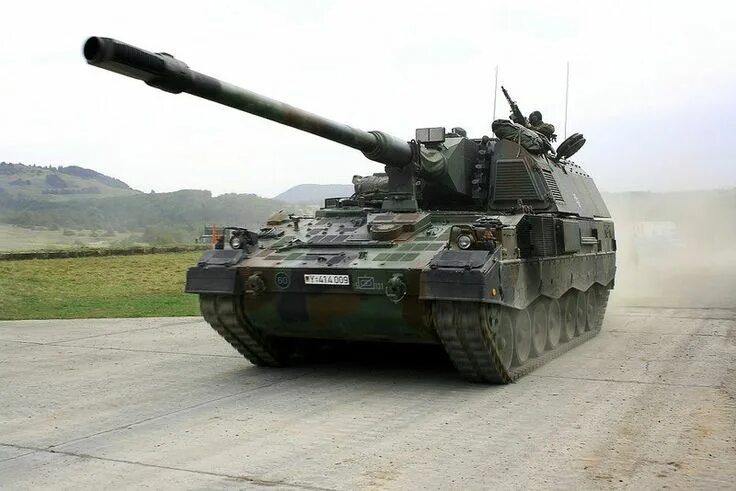 Defense enterprises delivered hundreds of samples of the latest military equipme