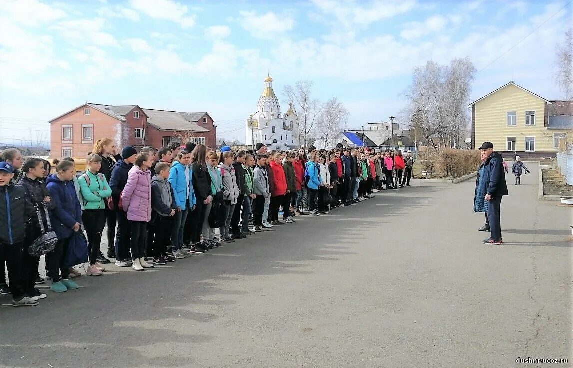 Погода в степном курганинском районе. Поселок Степной Назаровский район. Степновская школа Назаровский район. Поселок Степной Красноярский край Назаровский район. Центр поселка Преображенский Назаровский район.