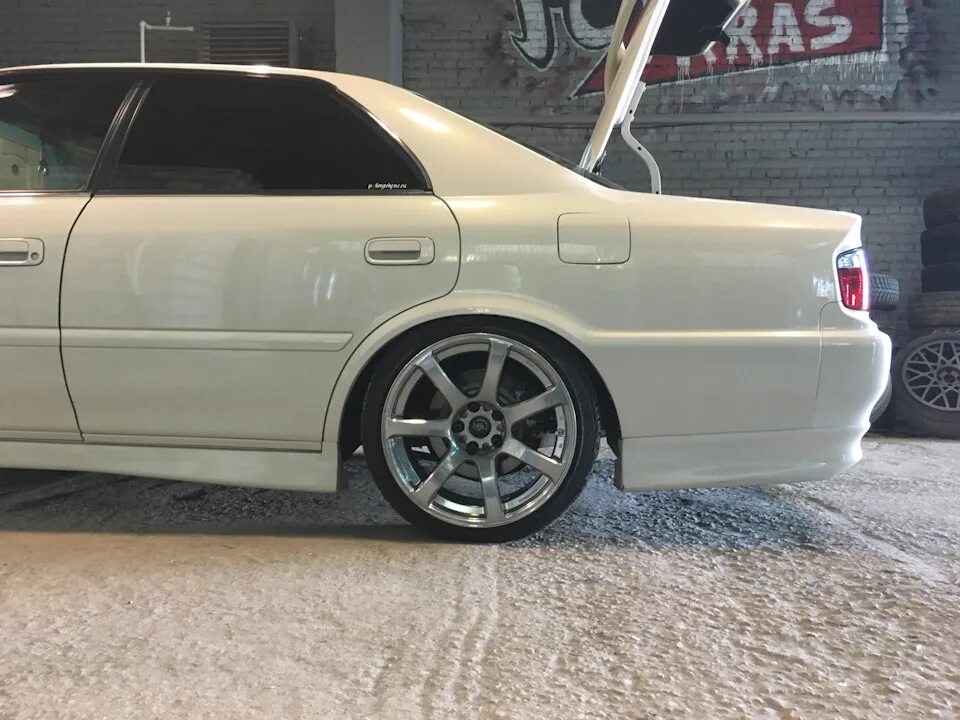 Toyota chaser jzx100. Диски на чайзер 100. Диски на чайзер 100. Диски на чайзер 100. Диски toyota chaser 100.