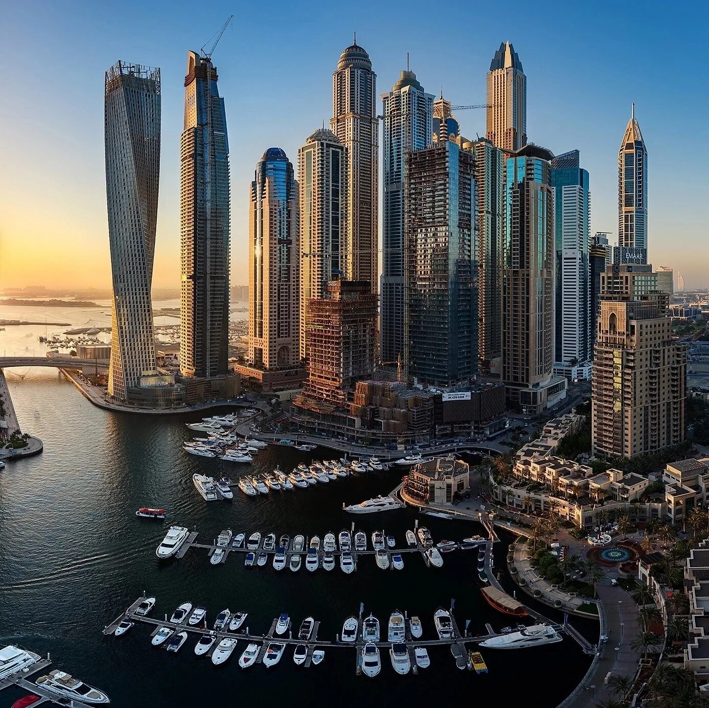 Какая обстановка сейчас в дубае. Дубай небоскребы 2023. Достопримечательности Дубая 2023. Аеразея Дубай. Дубай 2070 год.