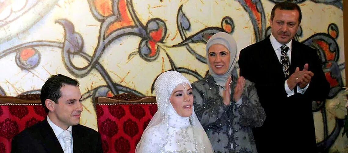 Рейван Узунер жена Билал Эрдогана. Берат Албайрака с женой. Эсра эрдоган
