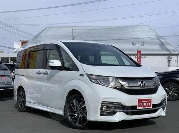 2. 0 spada hybrid b honda sensing. Хонда джейд без пробега. Хонда владивосток. Решетка радиатора honda freed антихром.