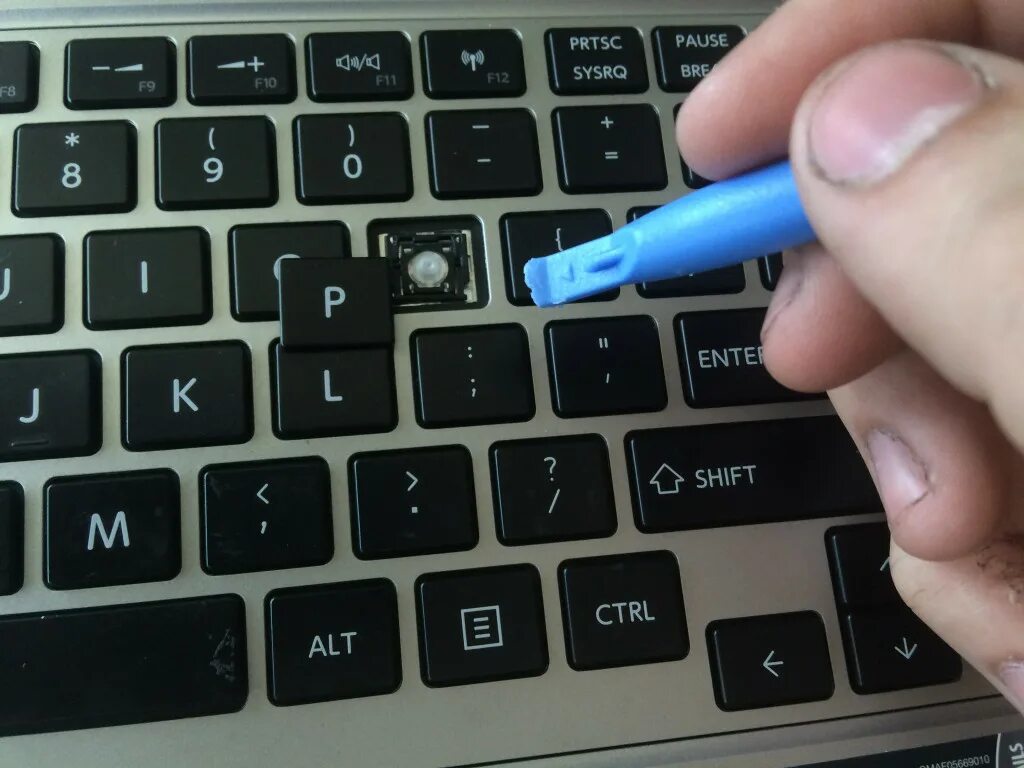 Как сменить клавиатуру на ноутбуке. Заменяющие кнопки на клаве. Стертые кнопки клавиатуры ноутбука. Смазка для клавиш клавиатуры. Клавиатура с заменой клавиш.