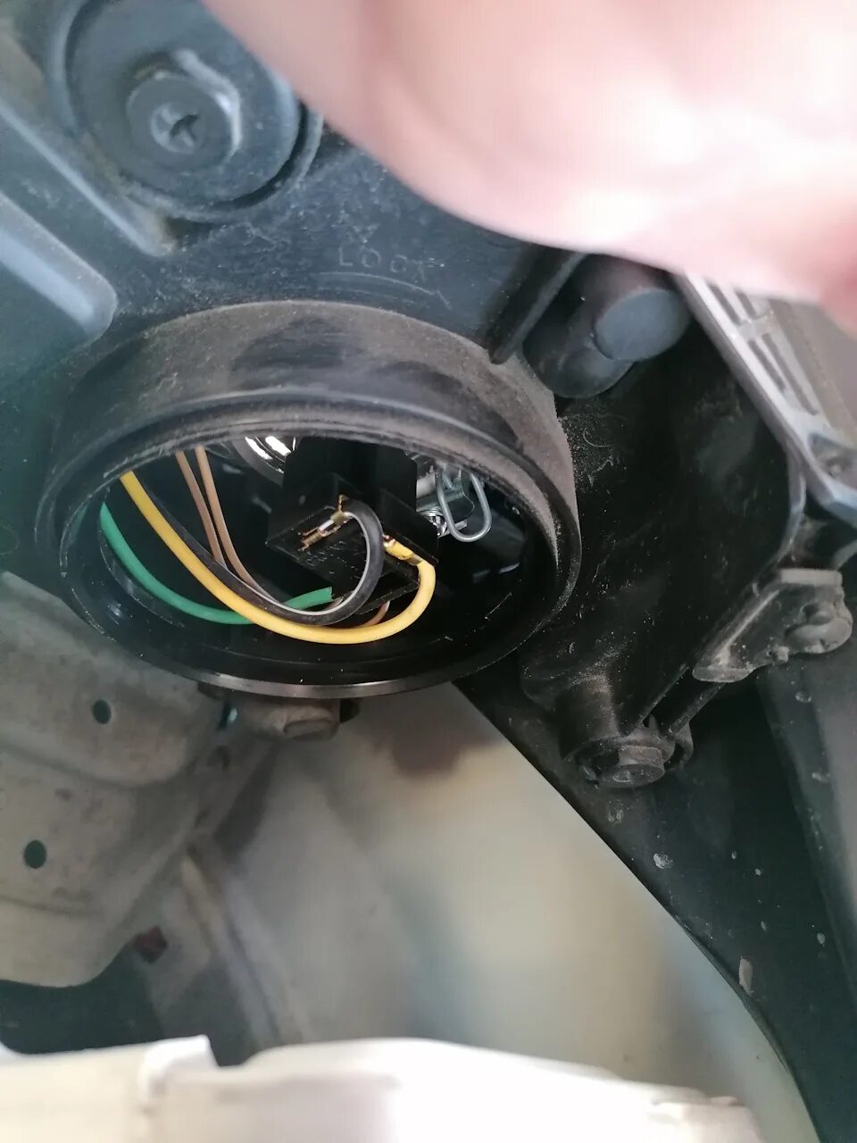 Hyundai Creta additional turn signal light bulb replacement