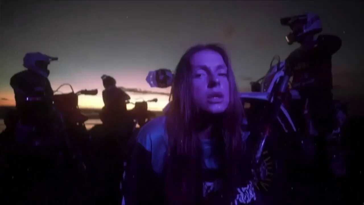 Нюша пьяные. Бухая нюша. нюша пьяные мысли клип. nyusha - пьяные мысли.