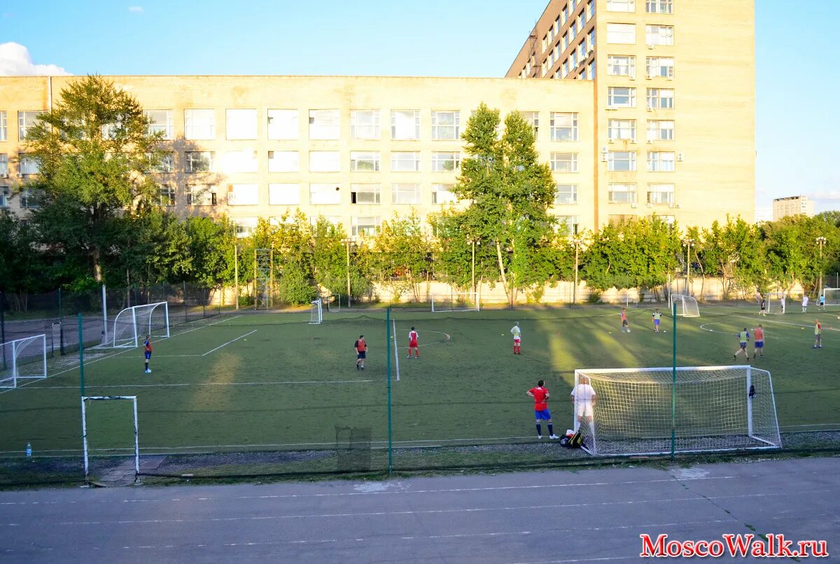 Стадион сокол новорязанская 29. 3 дачная стадион сокол. Стадион сокол саратов. Стадион сокол. Стадион на 3 дачной саратов.