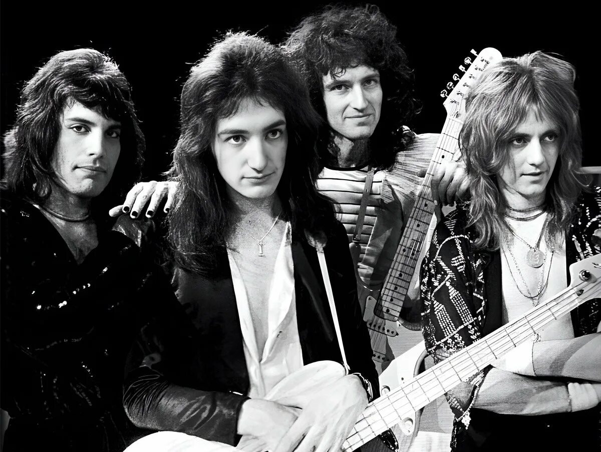 Слушать песни queen. Группа Квин 1970. Queen Band 1975. The Band Queen 1974. Группа Queen 2000.