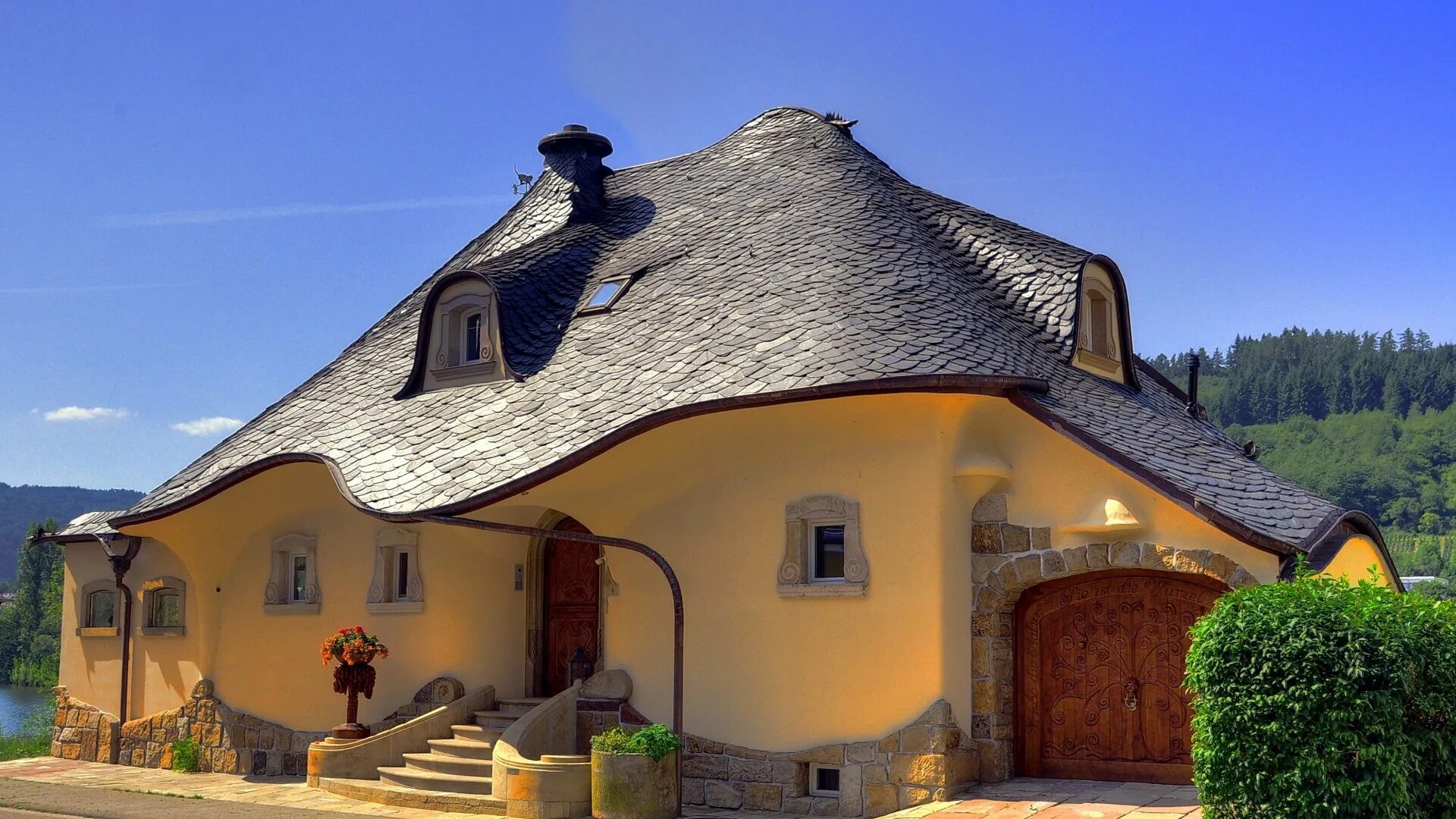Фото красивых крыш. Саманная архитектура Швейцария. Город Целль Германия. Домик Бичиньо Бразилия. Сказочные дома.