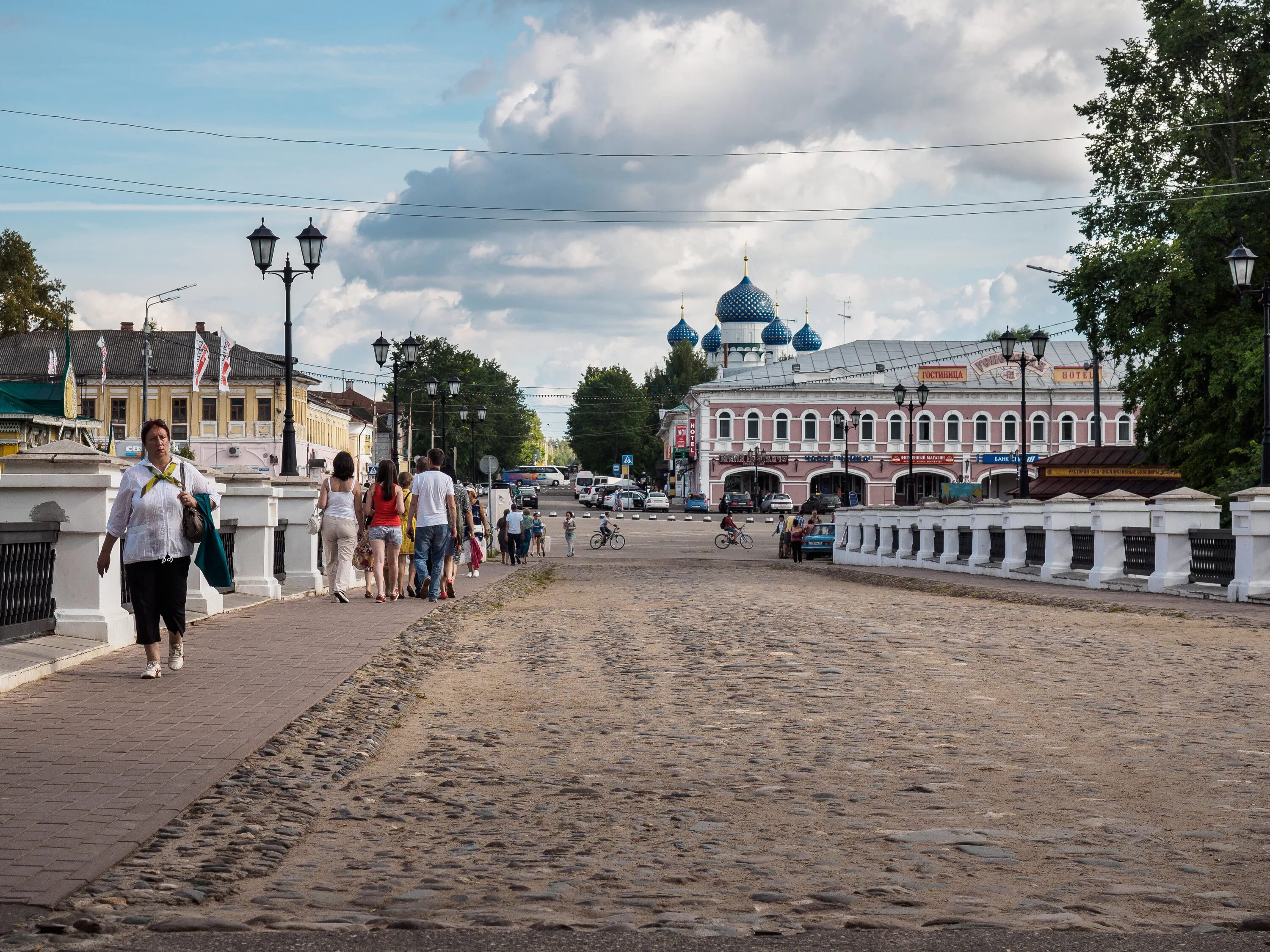 Никольский мост Углич. Соборная площадь Углич. Углич площадь города. Никольский Соборный мост Углич. Камеры никольского