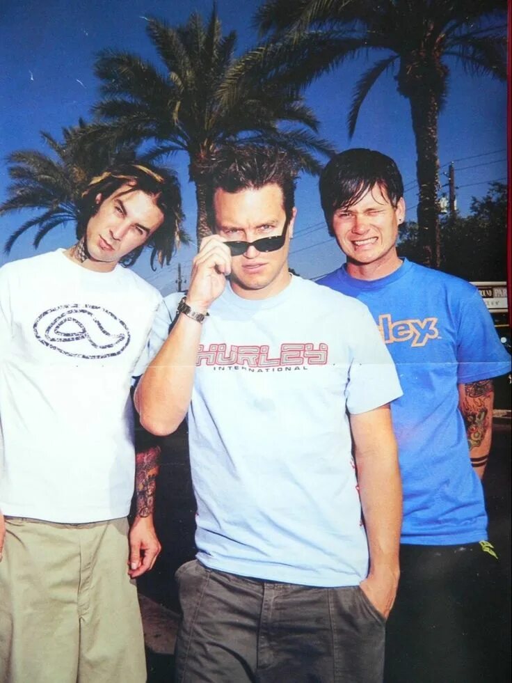 Блинк 182 лучшее. Blink 182 молодые. blink 182 2000. blink 182 1999. blink 182 2003.