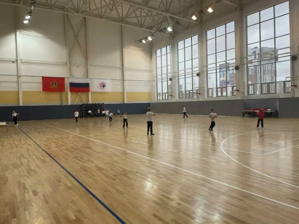 Дворец единоборств имени осипенко. Дворец единоборств брянск баскетбол. гандбол брянск дворец единоборств. дворец спорта. дворец детского спорта.