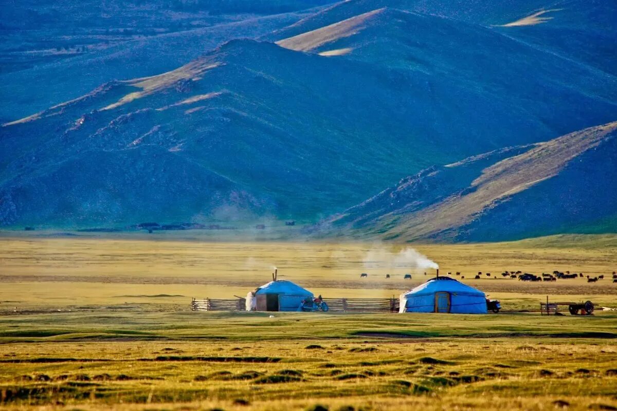 Природные страны казахстана. Улан Батор природа. Улан Батор юрта. Центральная Азия Монголия. Степь Улан Батор.