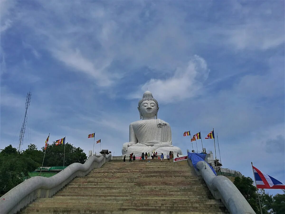 Пхукет будда как добраться. Big Buddha Пхукет. Большой Будда на горе Накакед. Биг Будда Тайланд. Храм Биг Будда на Пхукете.