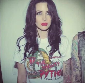 It s got dark hair too