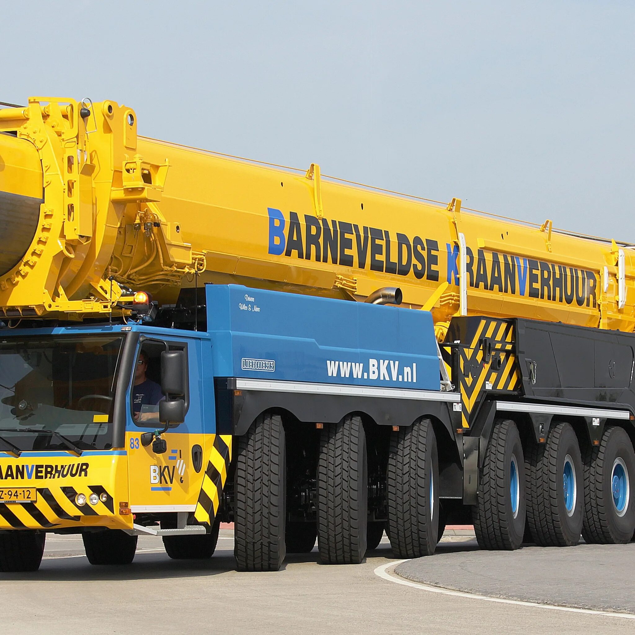 Громадный кран. Liebherr LTM 1750. Кран Liebherr «LTM 11200-9.1». Liebherr LTM 1750-9.1. Кран Liebherr LTM.